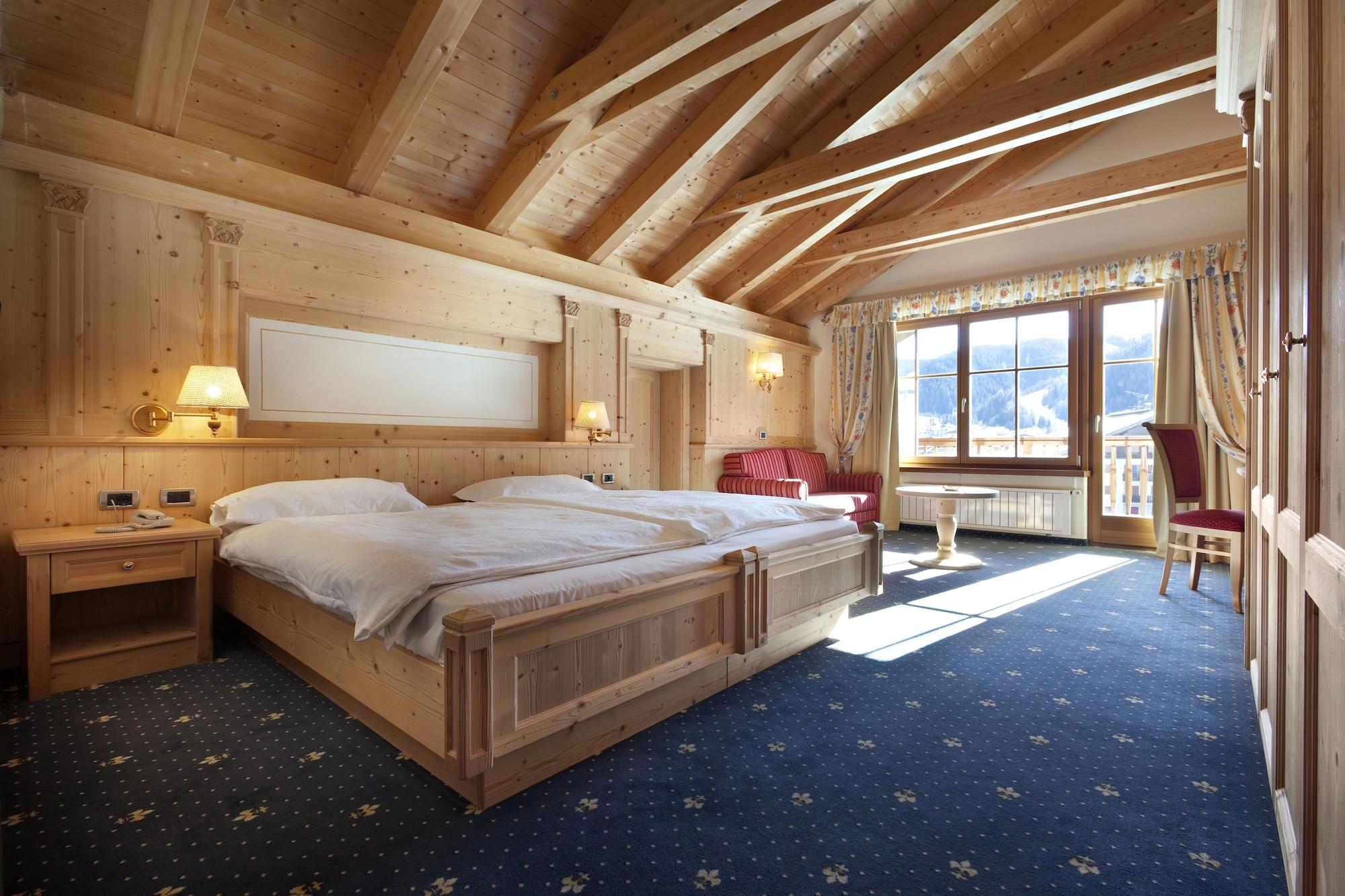 Th Corvara - Greif Hotel Exterior photo