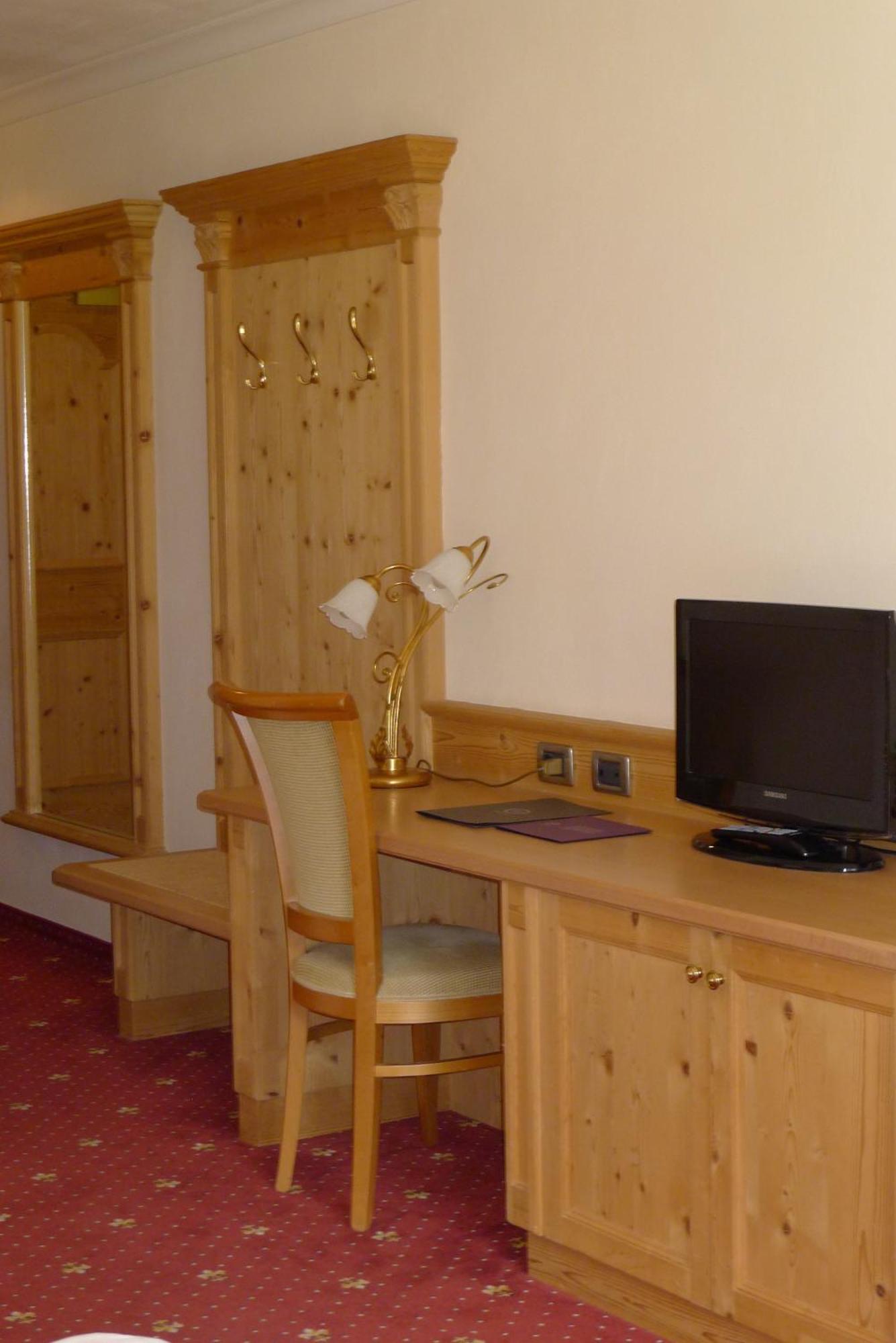 Th Corvara - Greif Hotel Room photo