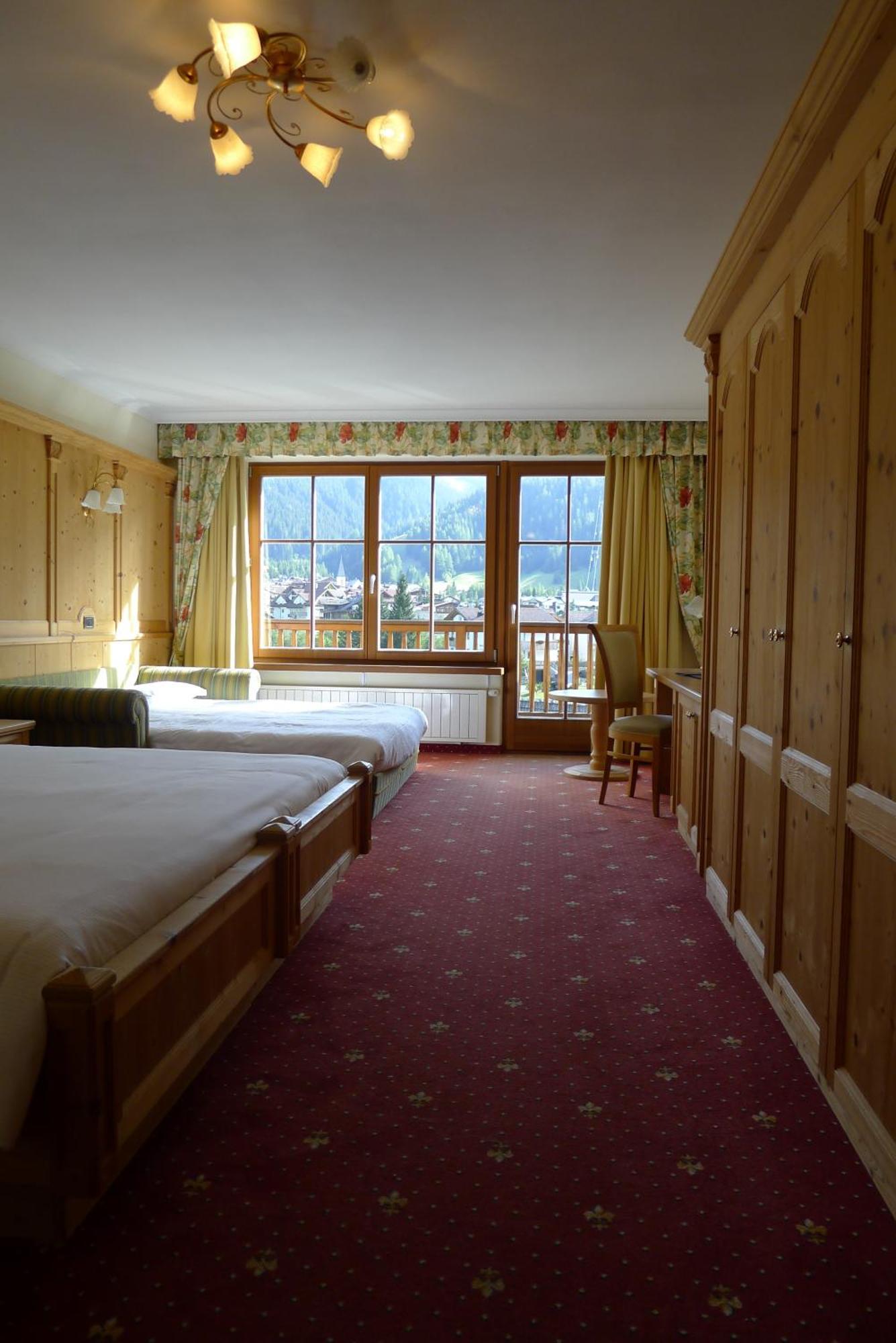 Th Corvara - Greif Hotel Room photo