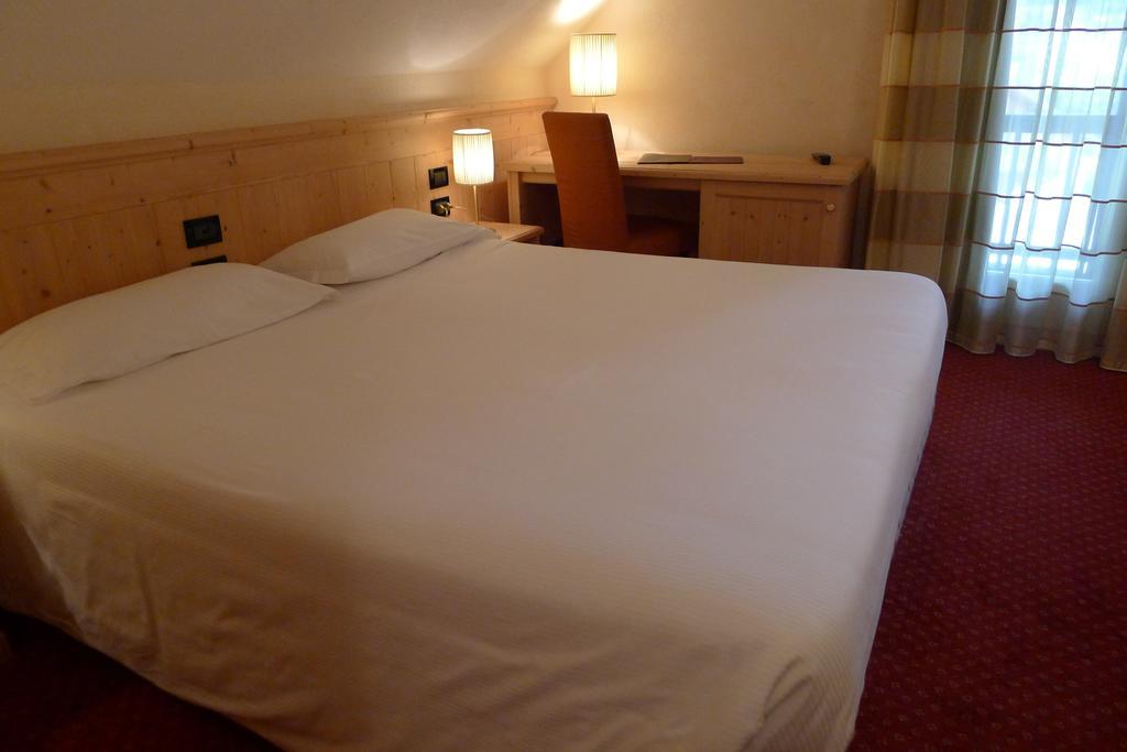 Th Corvara - Greif Hotel Room photo